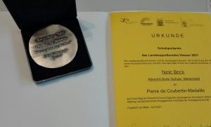 Auszeichnung der Abiturientin Nele Beck mit dem Pierre de Coubertin-Schulsportpreis
