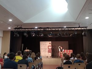 Rezessionen des Theaterstücks ,,Ich, Anne“, aufgeführt von der Kulturschule Leipzig am 24.6.2025 in der ADS